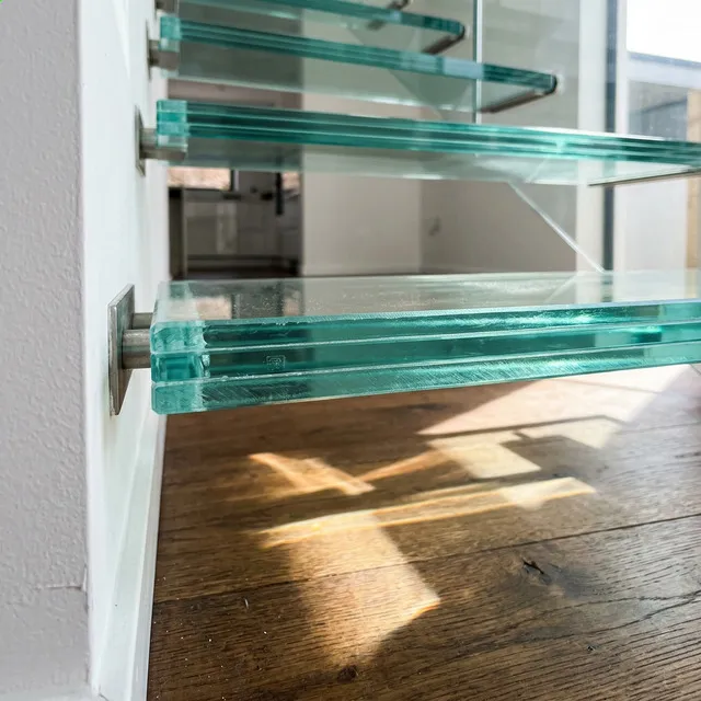 Glass Tread Cantilevered Systems in Tampa, FL
