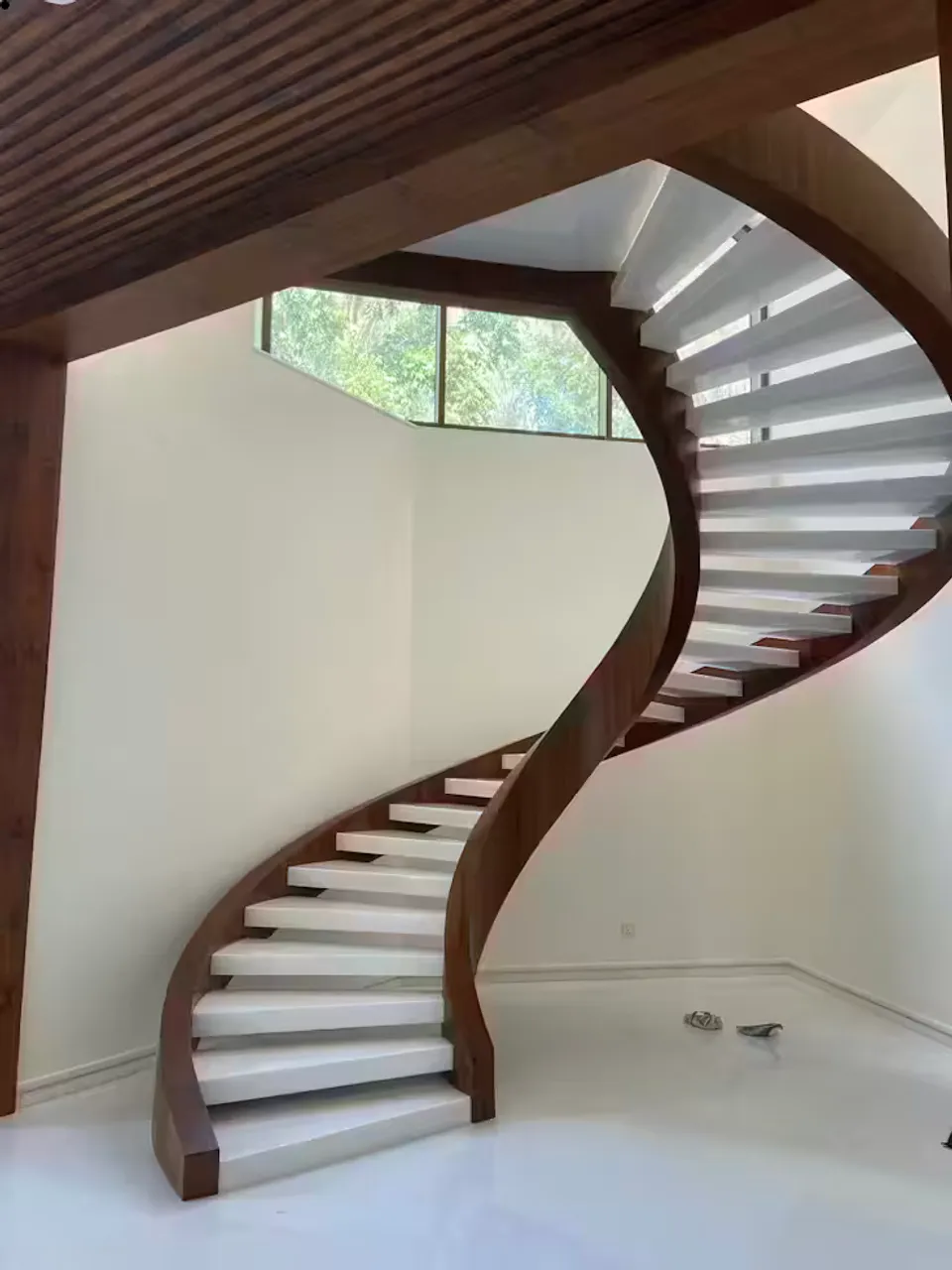 Luxury floating staircase installation in Tampa